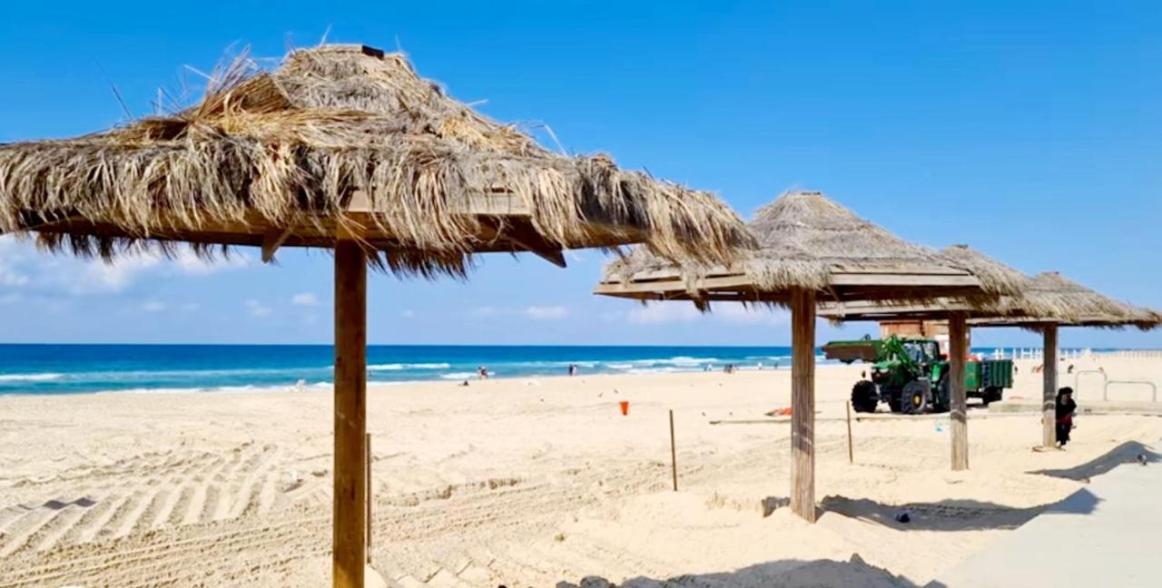 612 Apartment On The Beach Бат-Ям Экстерьер фото