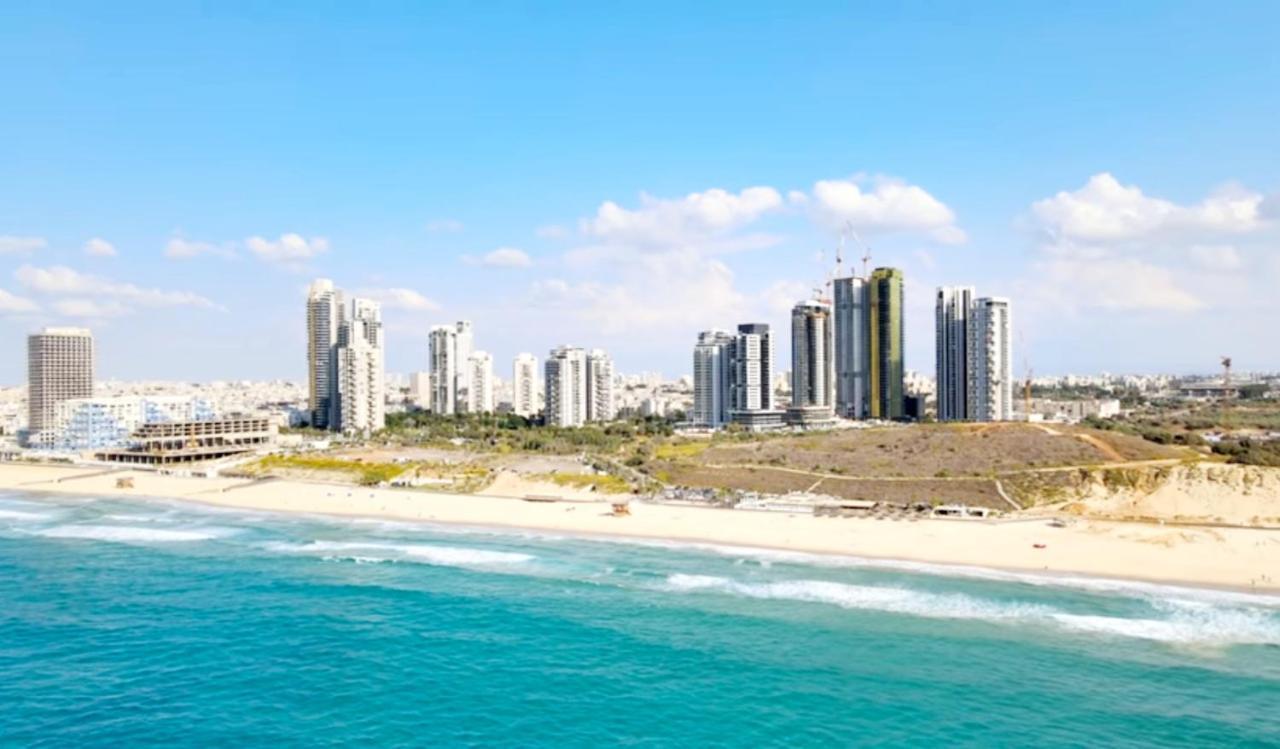 612 Apartment On The Beach Бат-Ям Экстерьер фото