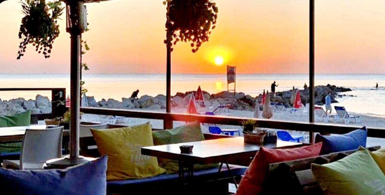 612 Apartment On The Beach Бат-Ям Экстерьер фото