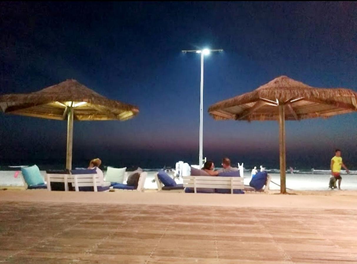 612 Apartment On The Beach Бат-Ям Экстерьер фото
