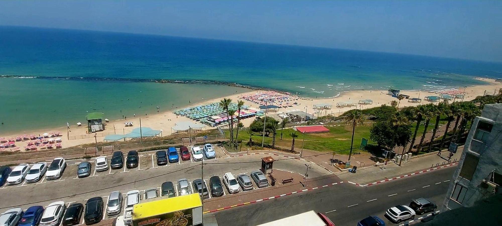 612 Apartment On The Beach Бат-Ям Экстерьер фото