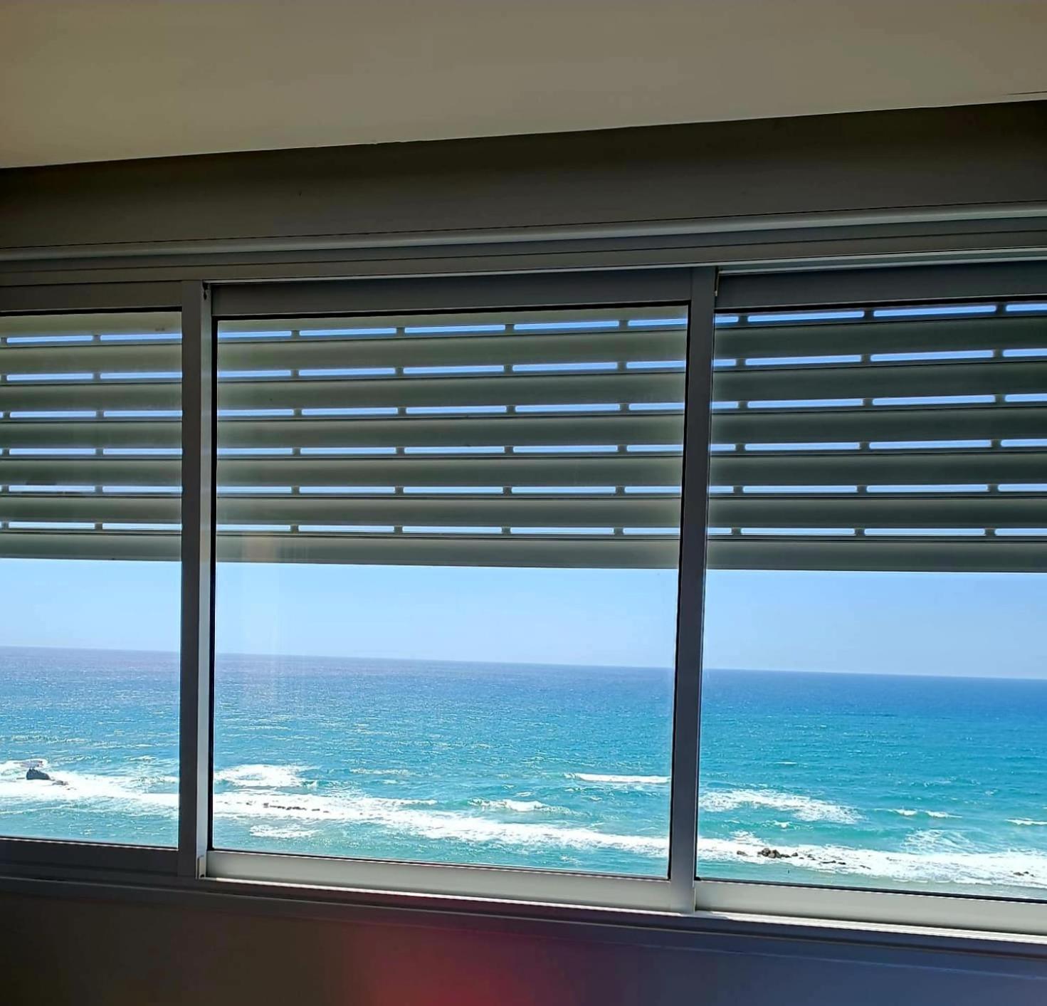 612 Apartment On The Beach Бат-Ям Экстерьер фото